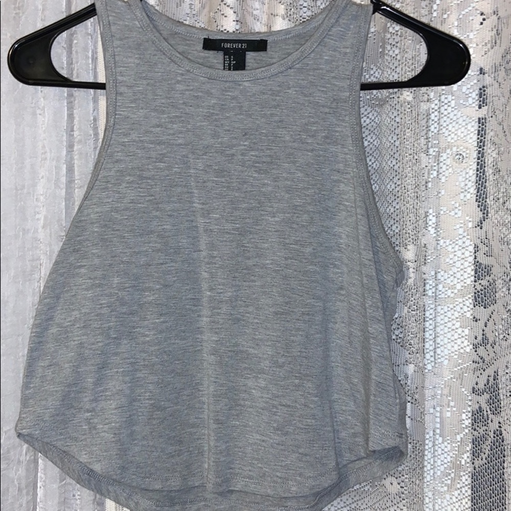 gray workout top
